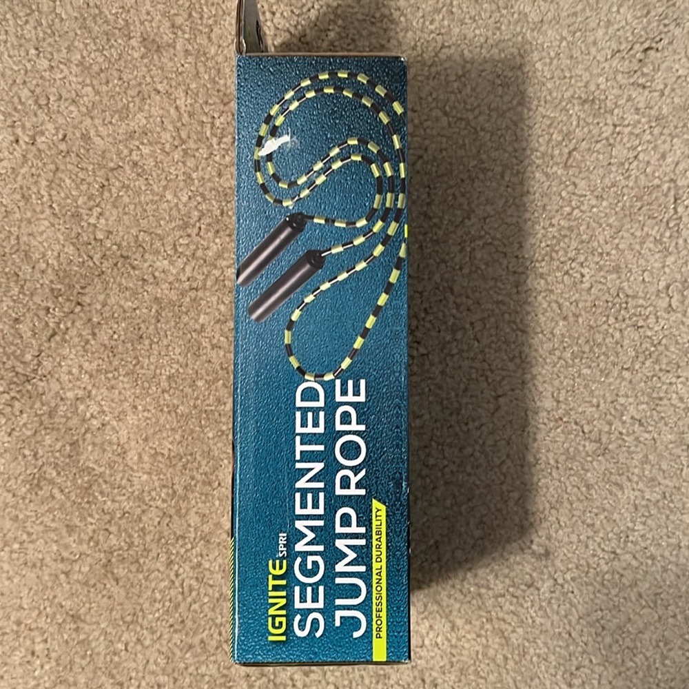 NIB Ignite by SPRI Segmented Jump Rope - Picture 5 of 11